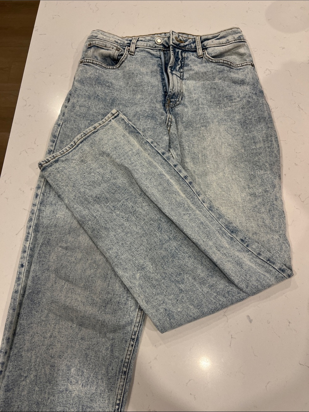No Boundaries Women’s Straight Leg Jeans - Light Blue Wash
